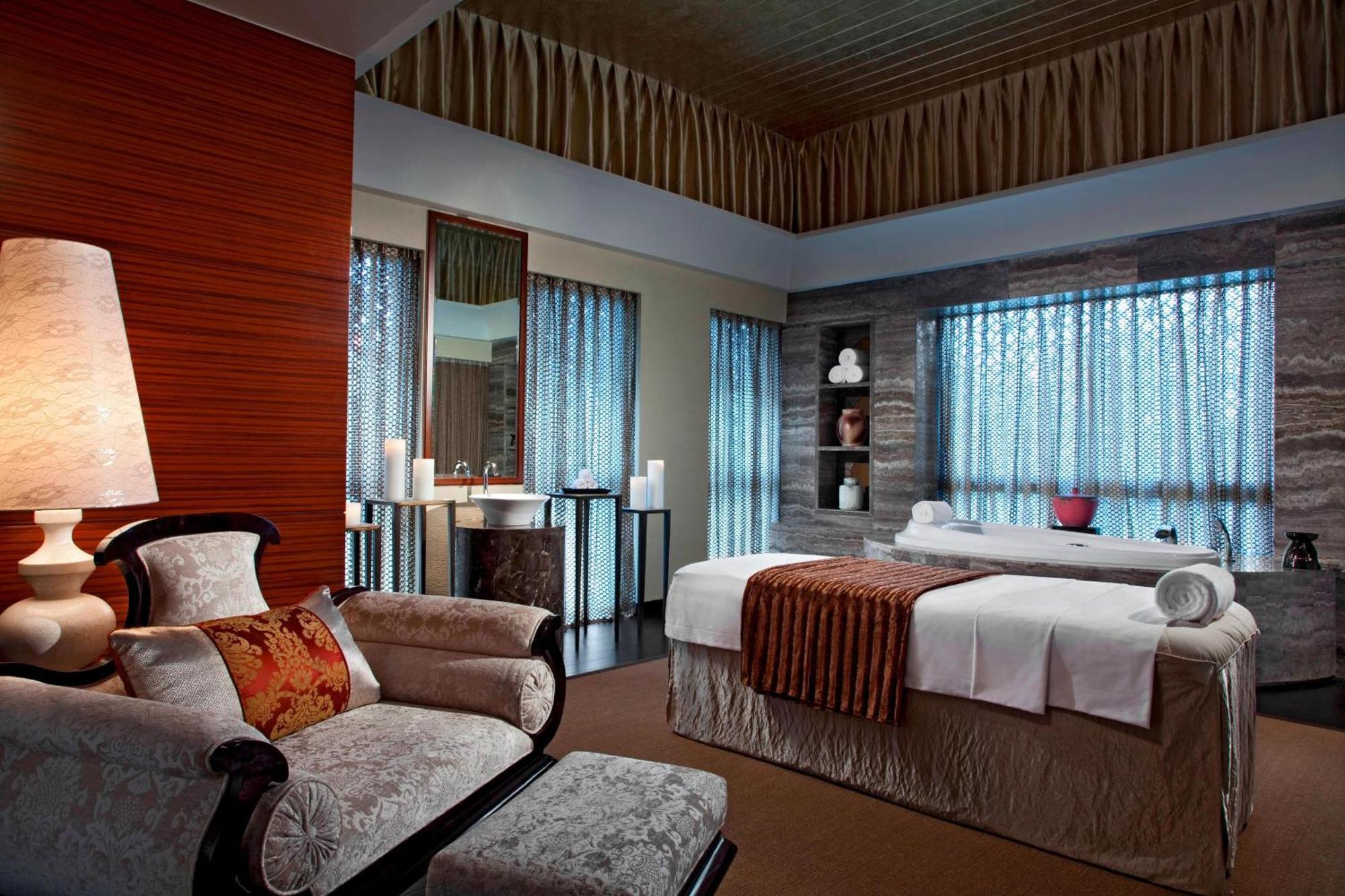 Sheraton Qingyuan Lion Lake Resort Екстер'єр фото